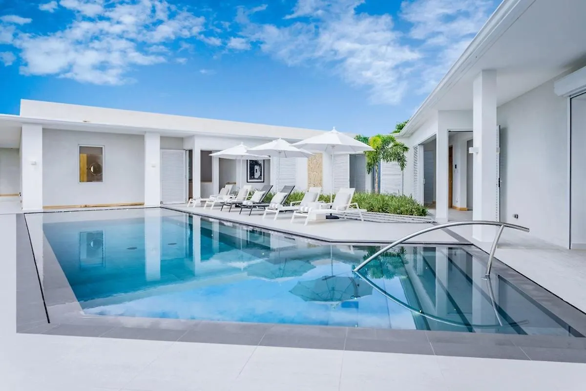 Incredible Views Of Sea From The Pool - Cool Breeze Villa Saint James 0*,  Barbados